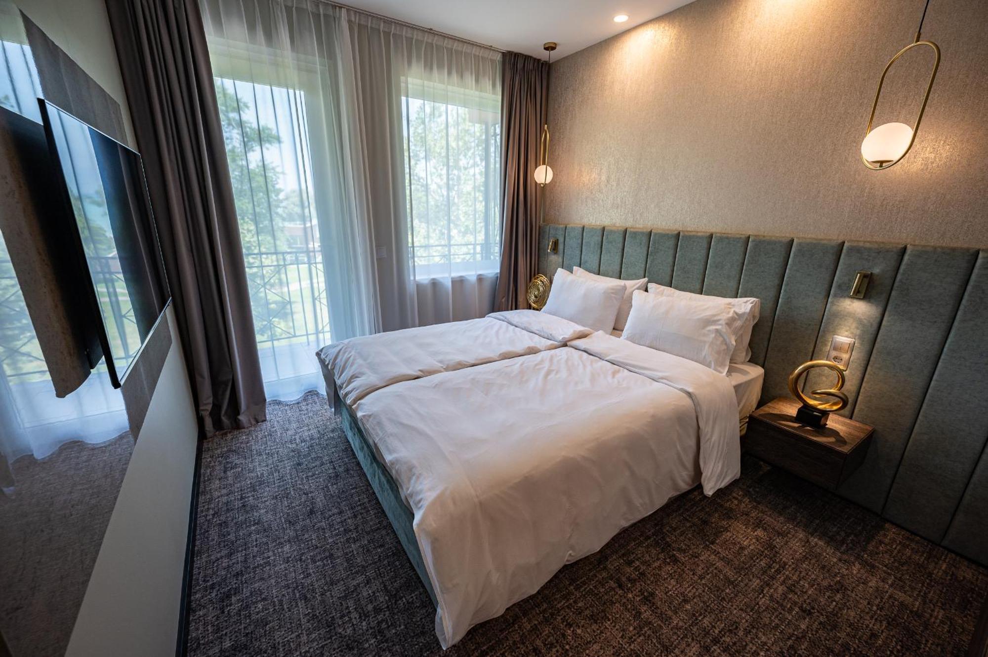 Hotel Azur Premium Шіофок Екстер'єр фото