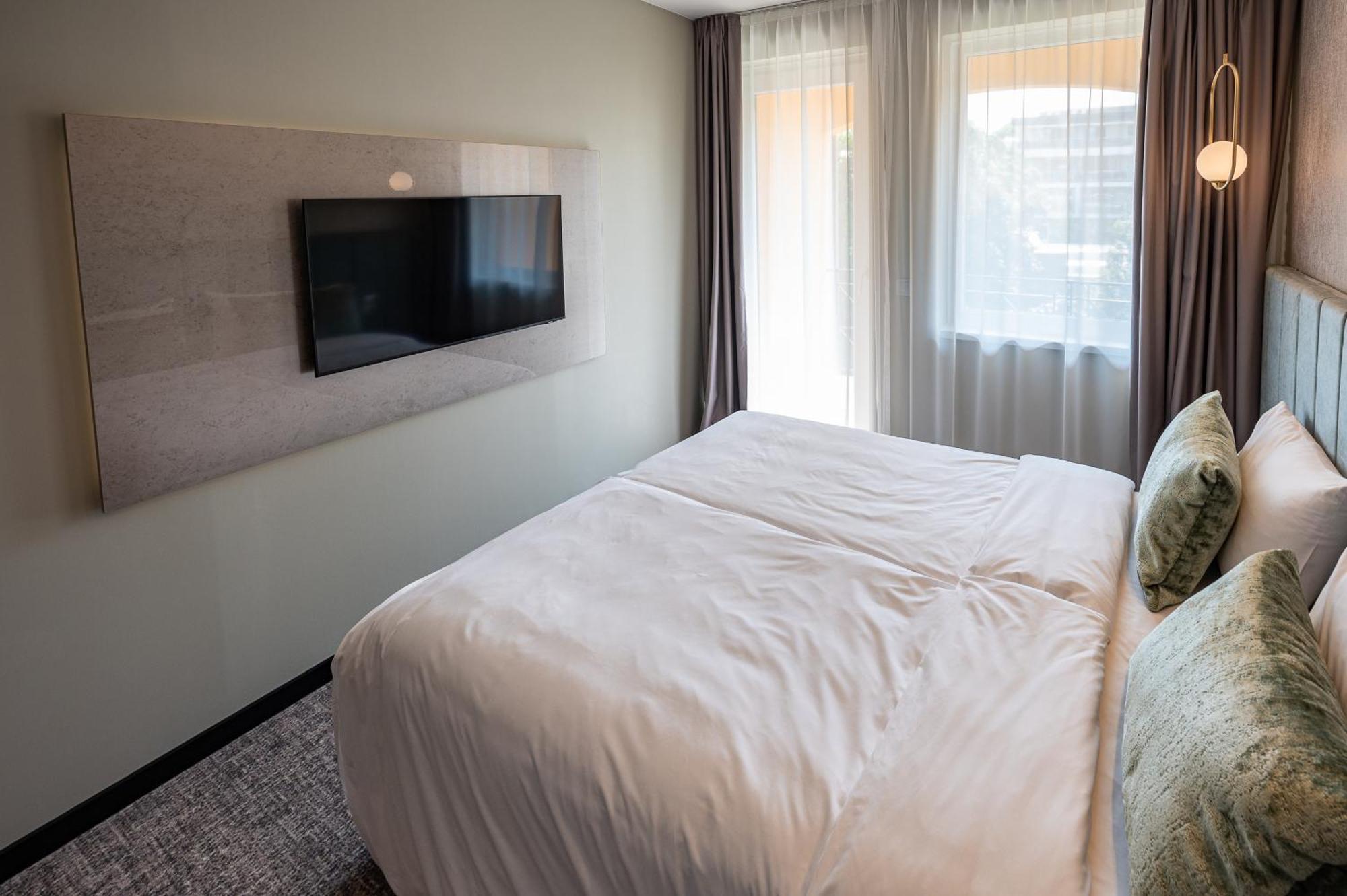 Hotel Azur Premium Шіофок Екстер'єр фото