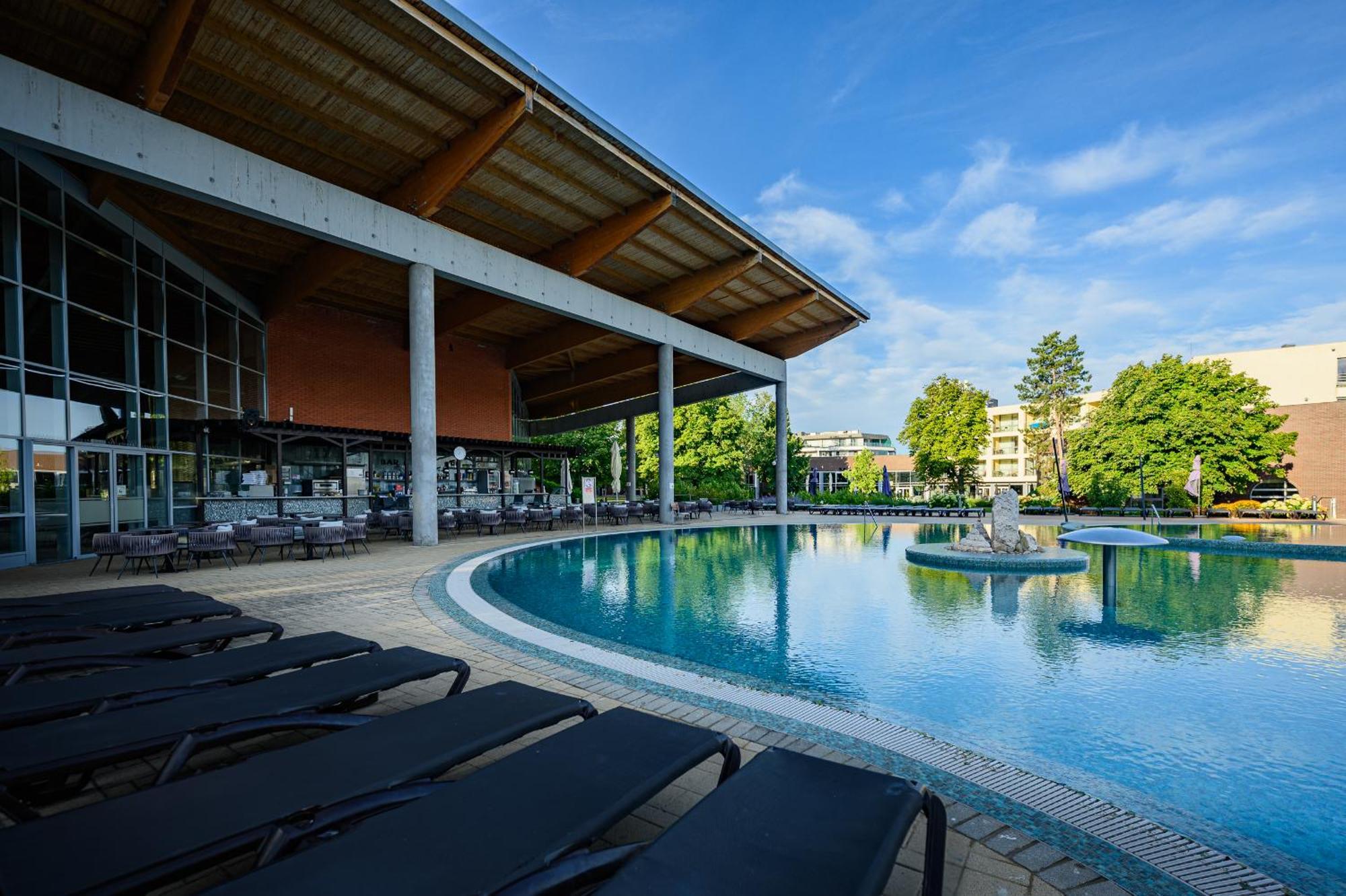 Hotel Azur Premium Шіофок Екстер'єр фото
