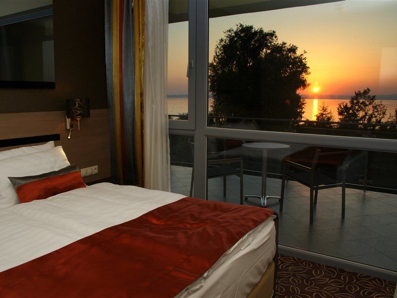 Hotel Azur Premium Шіофок Екстер'єр фото