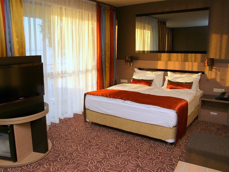 Hotel Azur Premium Шіофок Екстер'єр фото